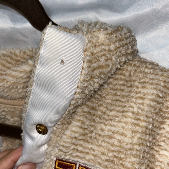 Fuzzy University of Minnesota sweater. - Picture 4 of 5
